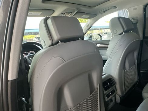 Used 2025 Audi Q5 2.0T Premium Plus w/ Premium Plus Package AWD/4WD image 23