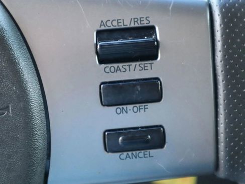 Used 2005 Nissan Pathfinder LE image 25