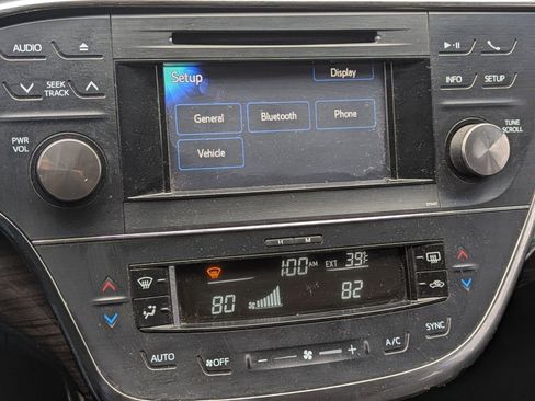 Used 2013 Toyota Avalon XLE image 27