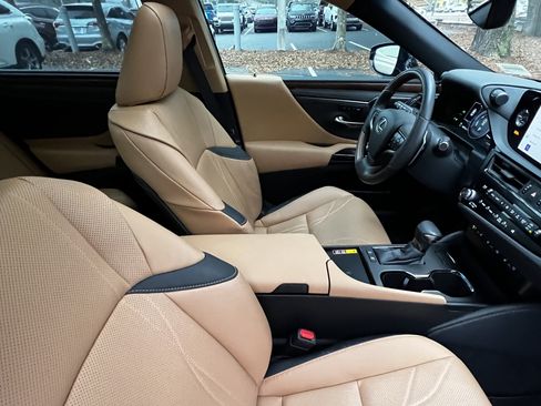 Certified 2024 Lexus ES 300h Ultra Luxury image 47