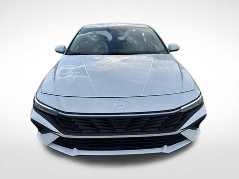 Used 2026 Hyundai Elantra SE FWD image 10