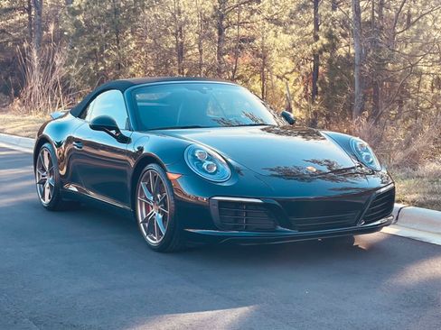 Used 2019 Porsche 911 Carrera S image 23