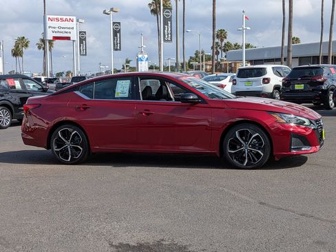 Certified 2023 Nissan Altima 2.5 SR w/ SR Premium Package image 6