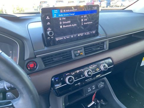 Used 2025 Honda Pilot Elite image 40