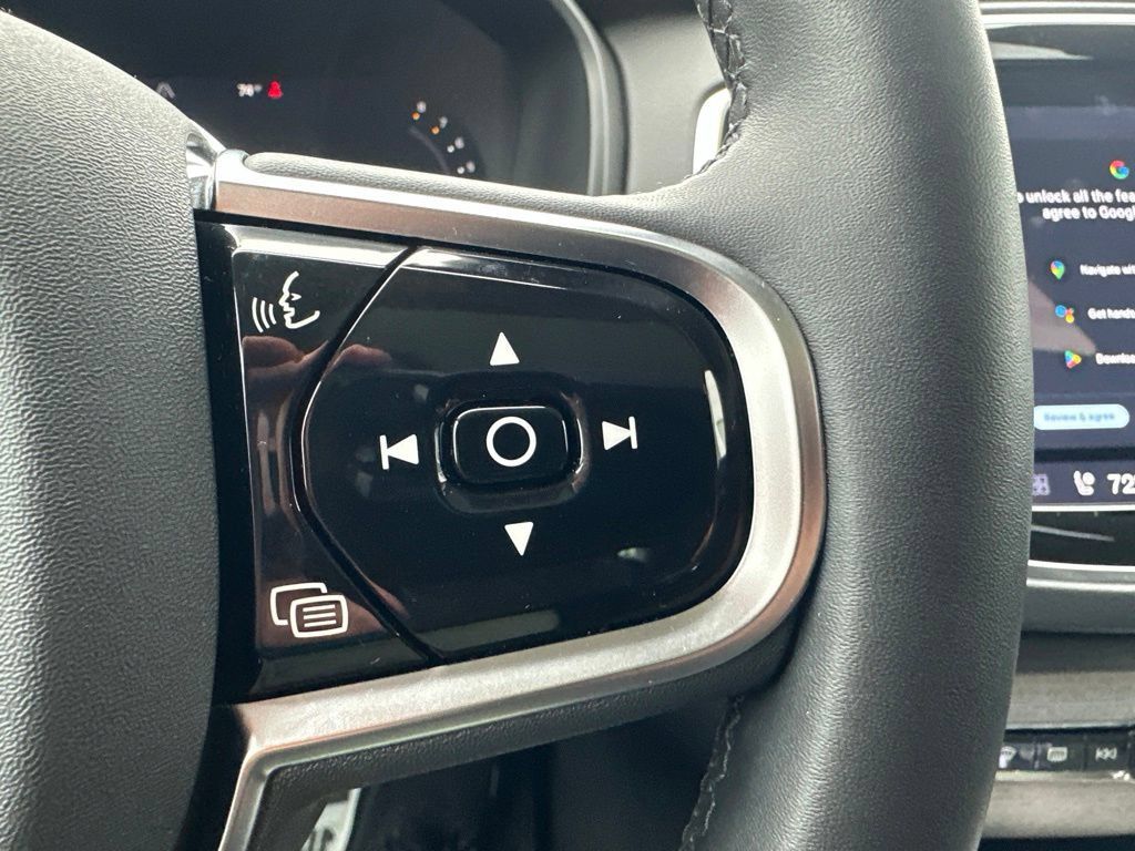 Certified 2024 Volvo XC90 B6 Ultimate w/ Protection Package Premier AWD/4WD image 25