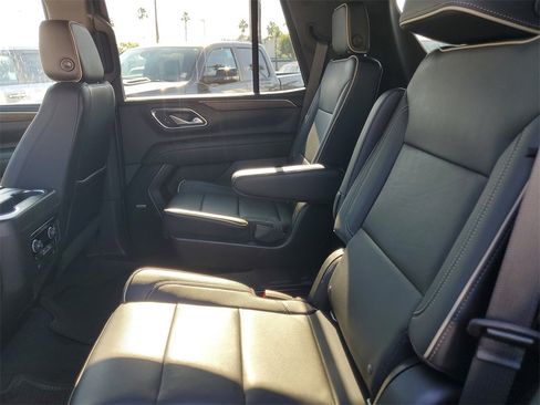 Used 2021 Chevrolet Tahoe Premier w/ Premium Package image 15