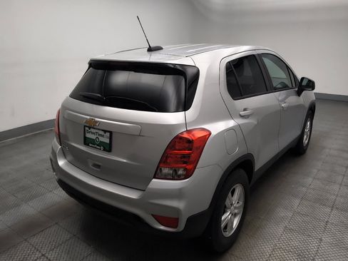 Used 2020 Chevrolet Trax LS w/ Tint and Cruise Package FWD image 9