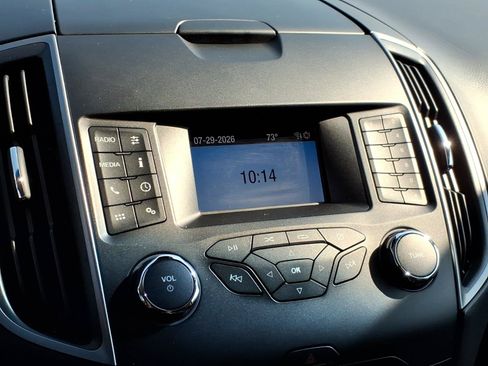 Used 2019 Ford Edge SE FWD image 16