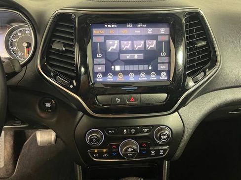 Certified 2019 Jeep Cherokee Limited w/ Trailer Tow Group AWD/4WD image 20
