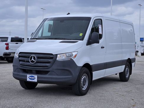 Used 2023 Mercedes-Benz Sprinter 2500 image 3