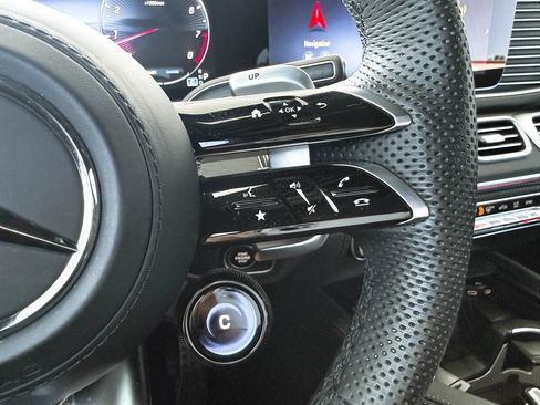 Used 2024 Mercedes-Benz GLS 63 AMG 4MATIC image 22