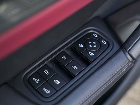 Used 2024 Porsche Cayenne Turbo GT AWD/4WD image 33