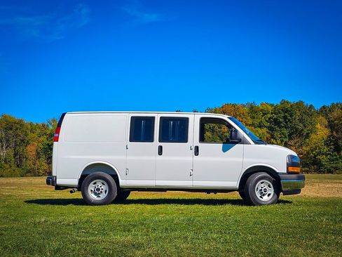 New 2025 GMC Savana 2500 w/ Driver Convenience Package image 3