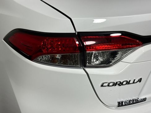 Used 2024 Toyota Corolla LE image 35