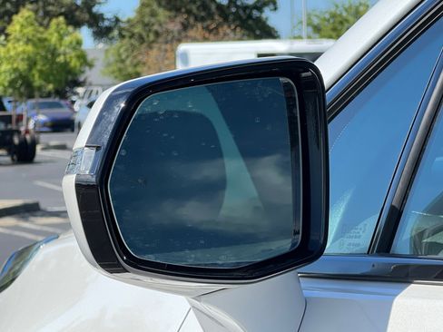 Used 2022 Cadillac XT5 Sportv w/ LPO, ONYX Package image 55