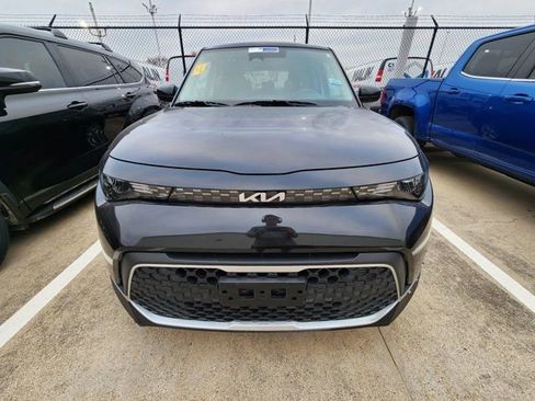 Used 2025 Kia Soul S image 2