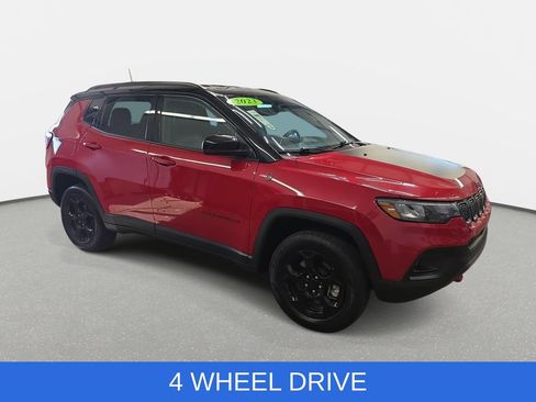 Used 2023 Jeep Compass Trailhawk AWD/4WD image 4