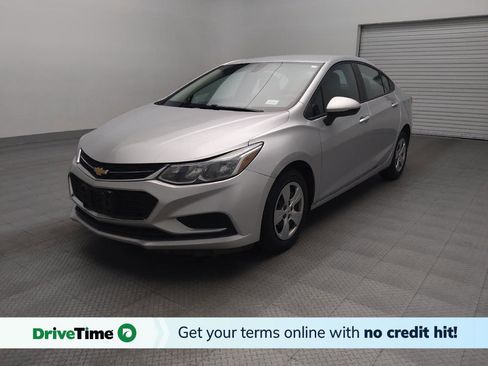 Used 2018 Chevrolet Cruze LS FWD image 1
