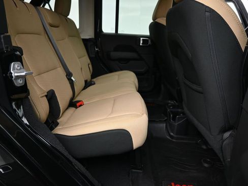 Used 2021 Jeep Wrangler Unlimited Sahara AWD/4WD image 21