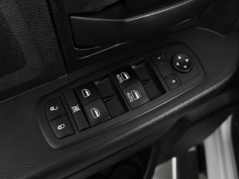 Used 2017 RAM 1500 Express image 12