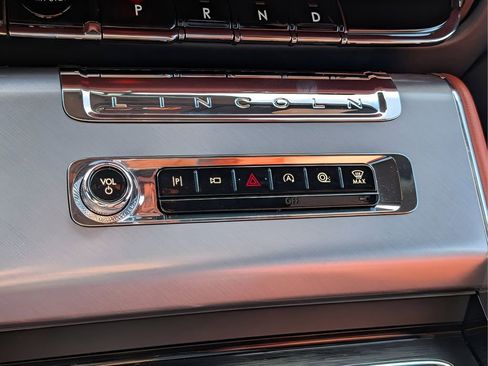 Used 2025 Lincoln Aviator Reserve w/ Equipment Group 201A image 24