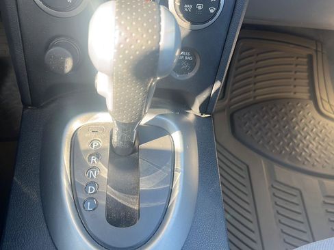 Used 2013 Nissan Rogue SV AWD/4WD image 12