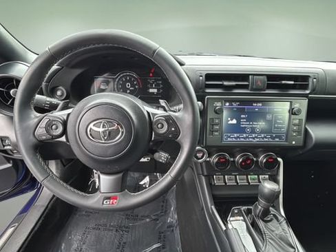 Used 2023 Toyota GR86 Premium RWD image 11