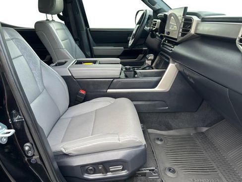 Used 2025 Toyota Tundra Limited AWD/4WD image 16