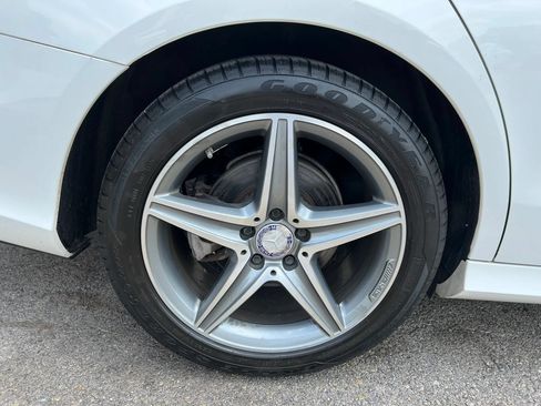 Used 2017 Mercedes-Benz E 300 4MATIC image 11