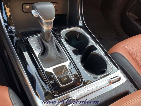 Used 2024 Kia Carnival SX Prestige image 32