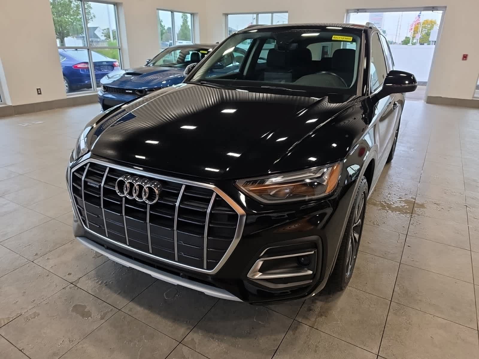 Used 2021 Audi Q5 2.0T Premium w/ Convenience Package AWD/4WD image 1