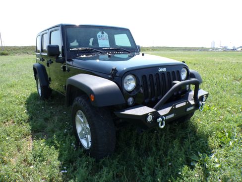 Used 2016 Jeep Wrangler Unlimited Sport w/ Quick Order Package 24S AWD/4WD image 3