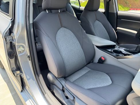 Used 2020 Toyota Camry LE image 20