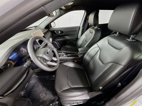 New 2026 Jeep Compass Limited image 15