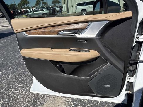 Certified 2023 Cadillac XT5 Premium Luxury w/ Platinum Package image 18