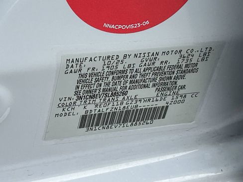 Used 2025 Nissan Versa SV w/ Trunk Package image 30