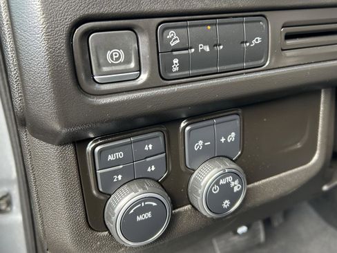 Used 2021 Chevrolet Tahoe Z71 image 14