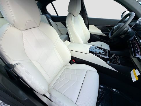 New 2026 BMW i5 eDrive40 image 15