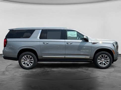 New 2026 GMC Yukon XL Denali w/ Sun & Power Step Package AWD/4WD image 9