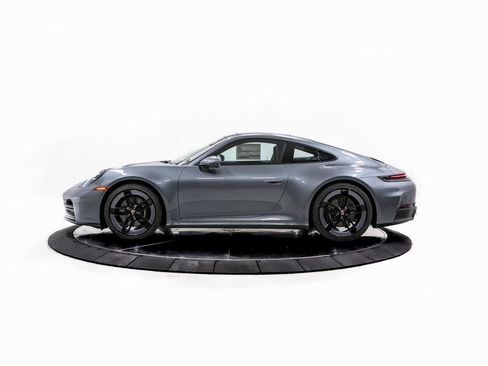 New 2026 Porsche 911 Carrera image 2