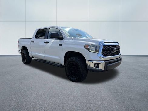 Used 2020 Toyota Tundra SR5 w/ SR5 Convenience Package AWD/4WD image 4