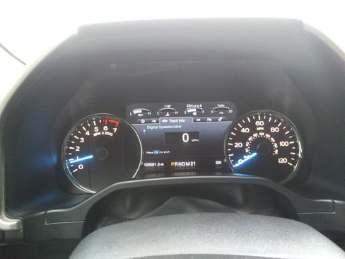 Used 2015 Ford F150 Lariat w/ Equipment Group 502A Luxury image 14