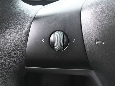 Used 2024 Tesla Model Y Performance AWD/4WD image 22