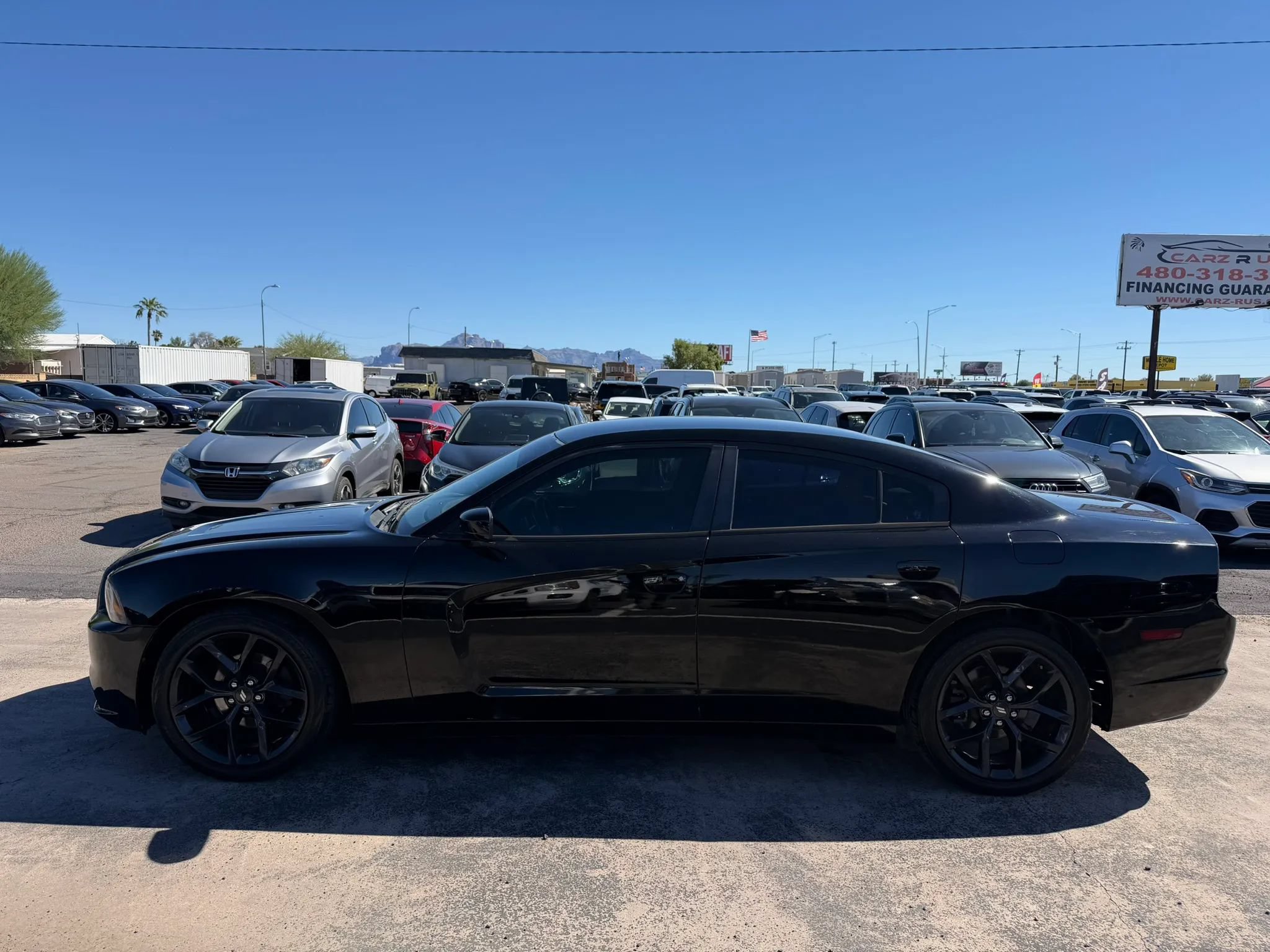 Used 2013 Dodge Charger SE RWD image 4
