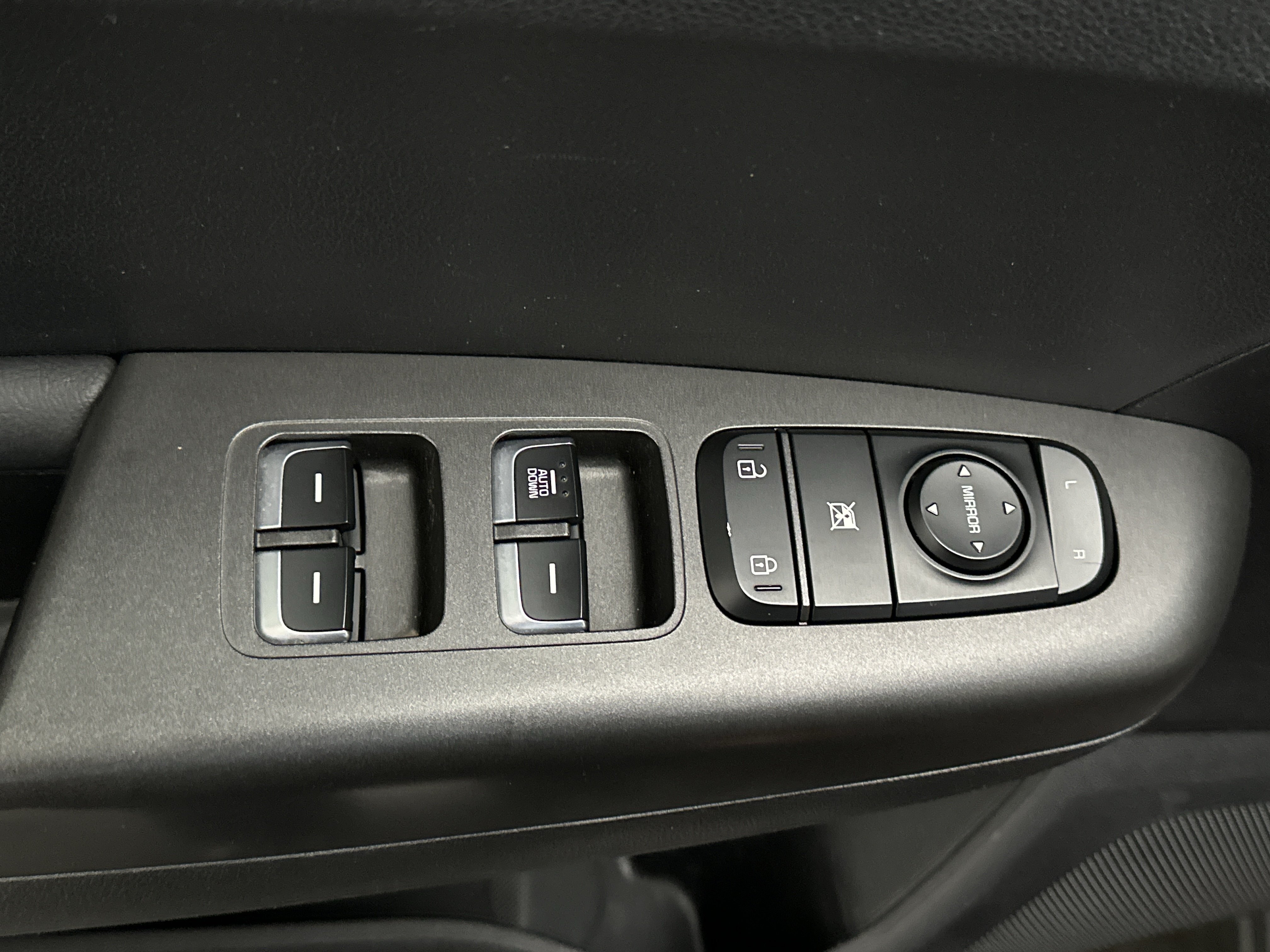 Used 2020 Kia Sportage LX AWD/4WD image 18