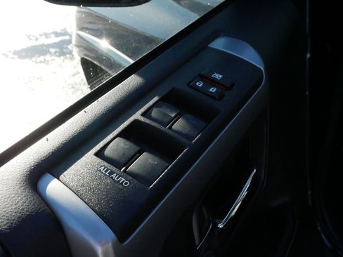 Used 2019 Toyota 4Runner SR5 Premium image 19