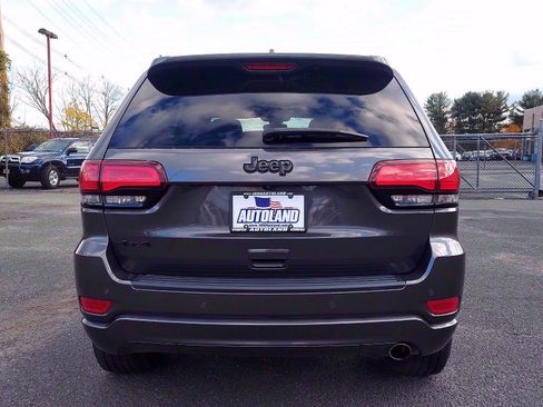 Used 2018 Jeep Grand Cherokee Altitude image 5