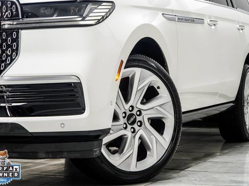 Used 2025 Lincoln Navigator Reserve AWD/4WD image 8