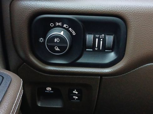 Used 2025 RAM 1500 Laramie w/ Laramie Southwest Edition AWD/4WD image 12