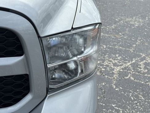 Used 2013 RAM 1500 Express RWD image 17